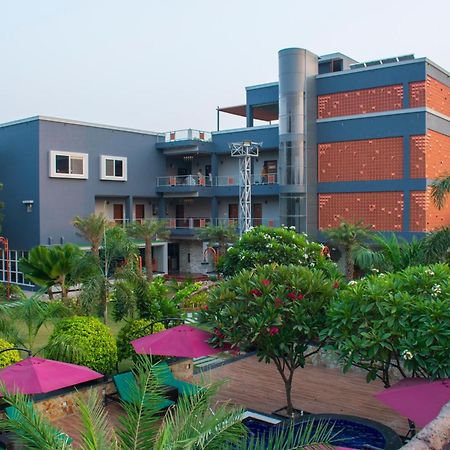 Krishna Riverside Resort Vasad Luaran gambar