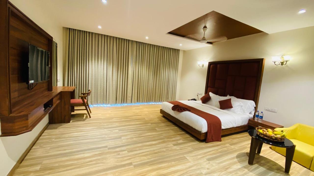 Krishna Riverside Resort Vasad Luaran gambar