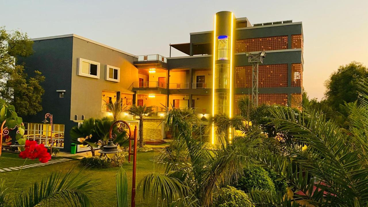 Krishna Riverside Resort Vasad Luaran gambar