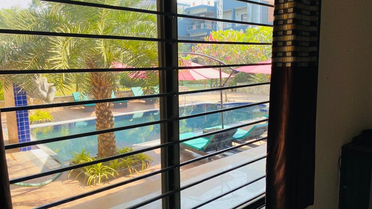 Krishna Riverside Resort Vasad Luaran gambar