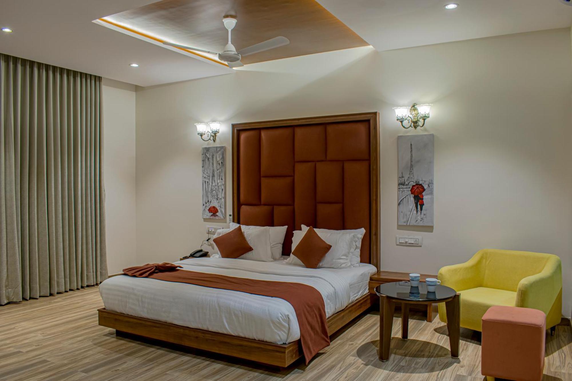 Krishna Riverside Resort Vasad Luaran gambar