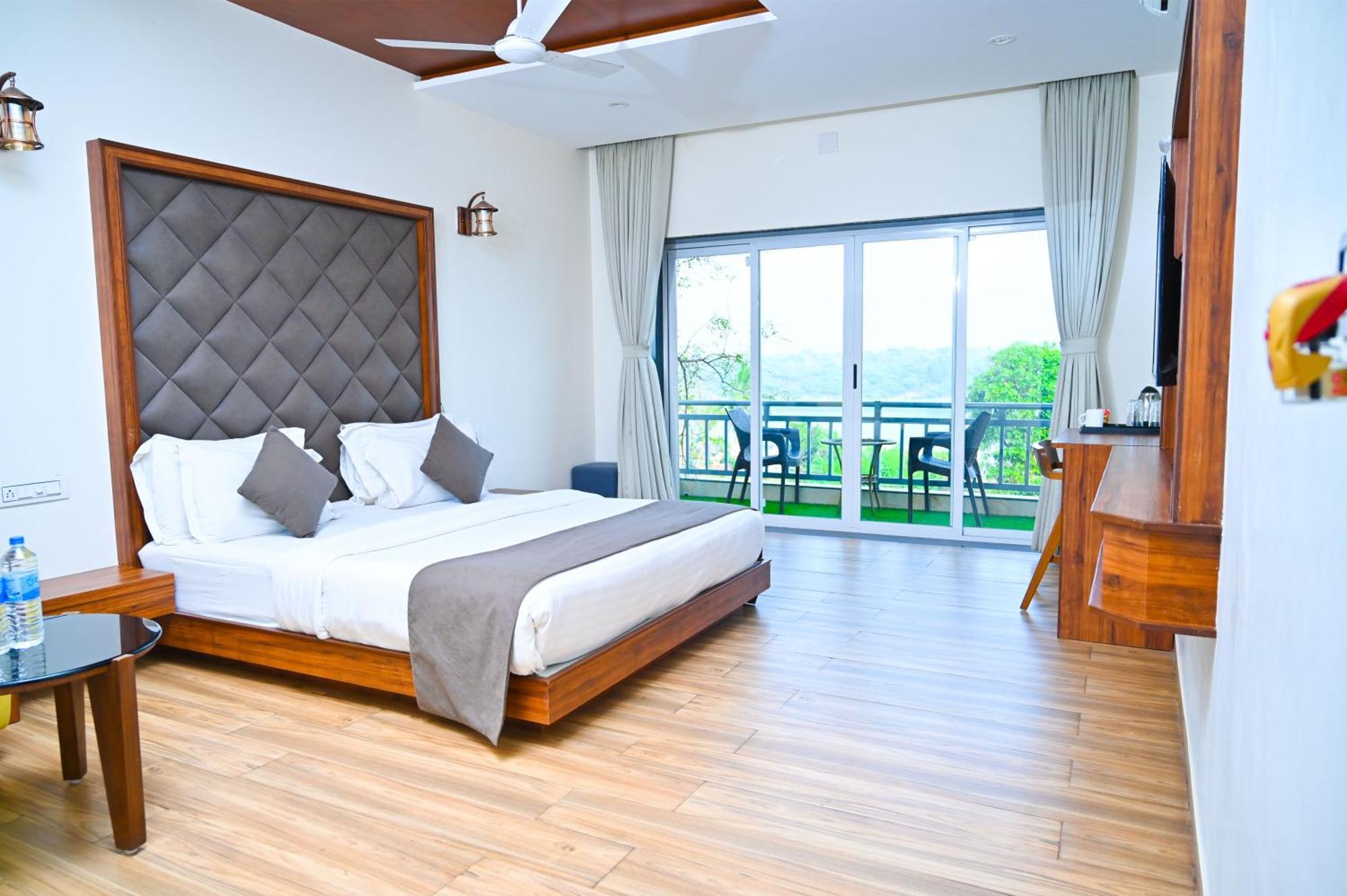Krishna Riverside Resort Vasad Luaran gambar