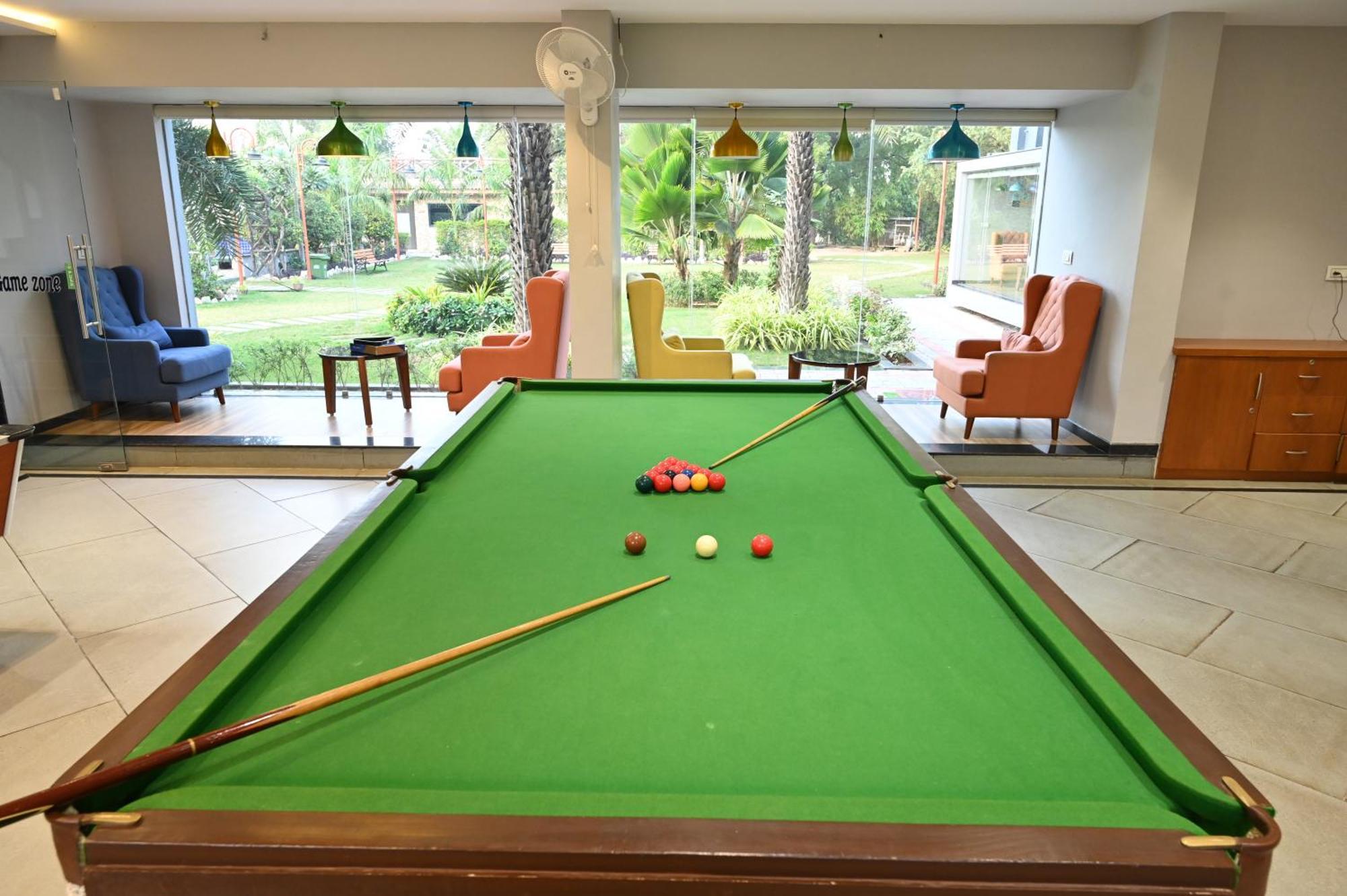 Krishna Riverside Resort Vasad Luaran gambar