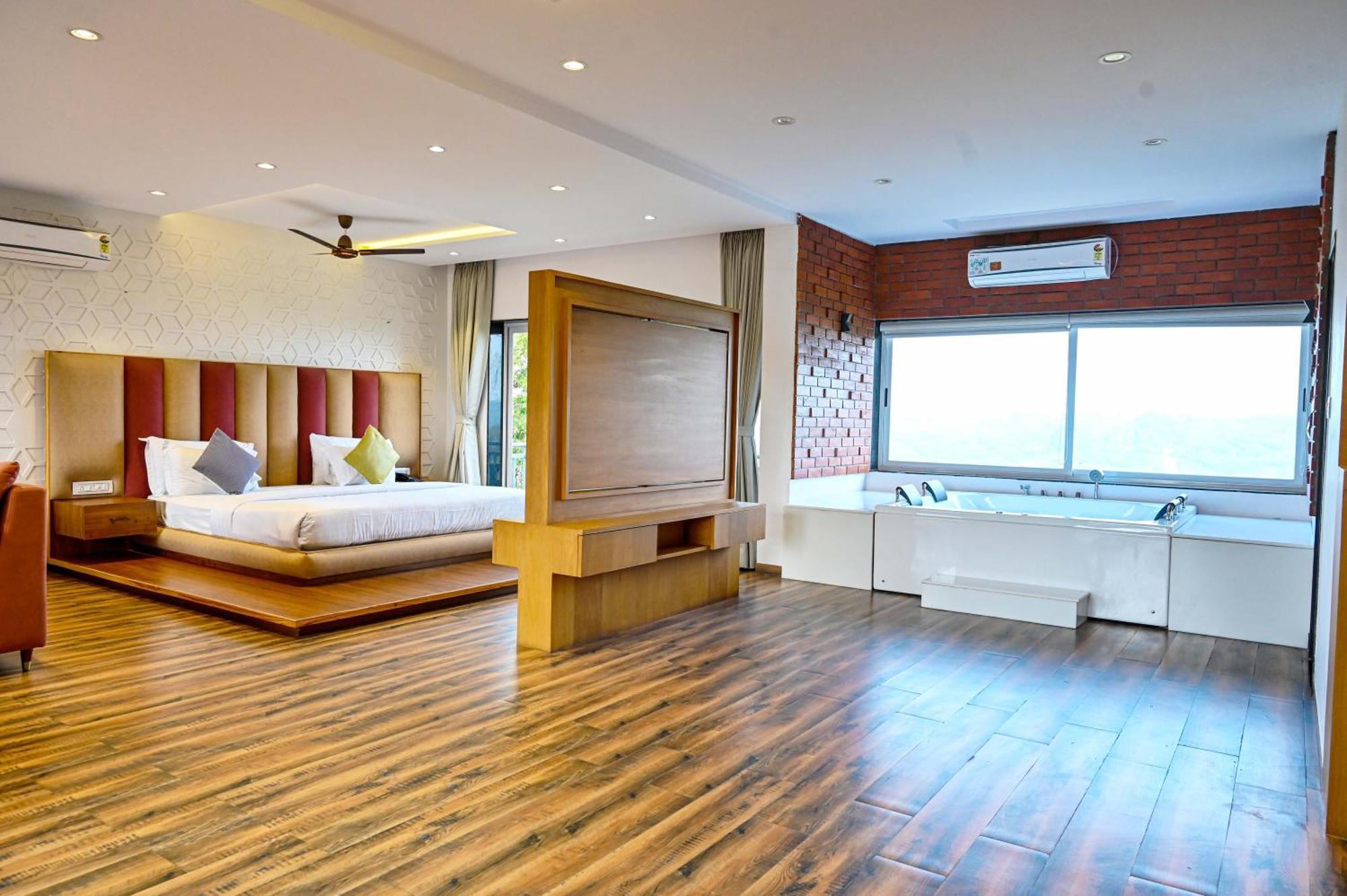 Krishna Riverside Resort Vasad Luaran gambar