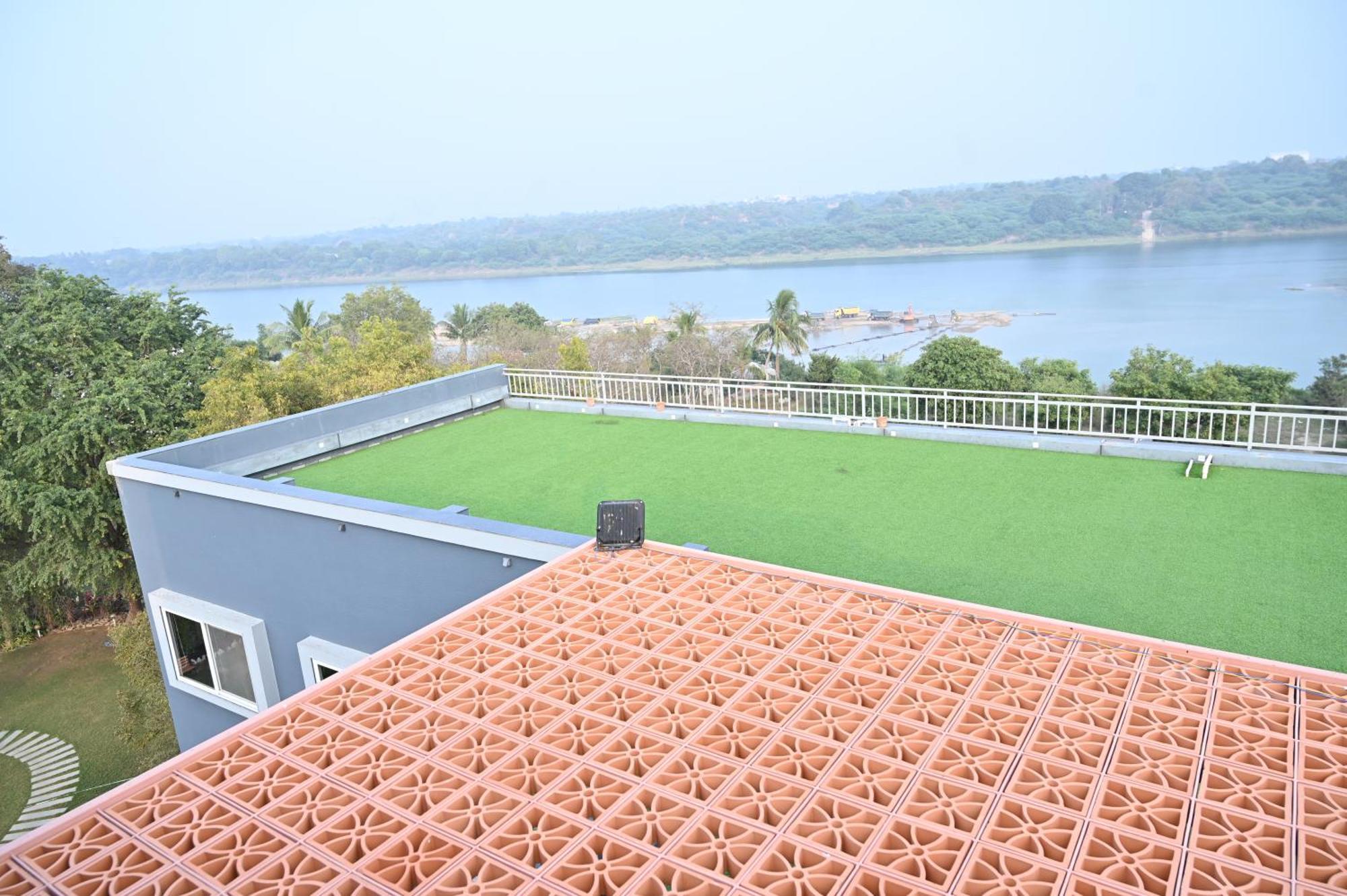 Krishna Riverside Resort Vasad Luaran gambar