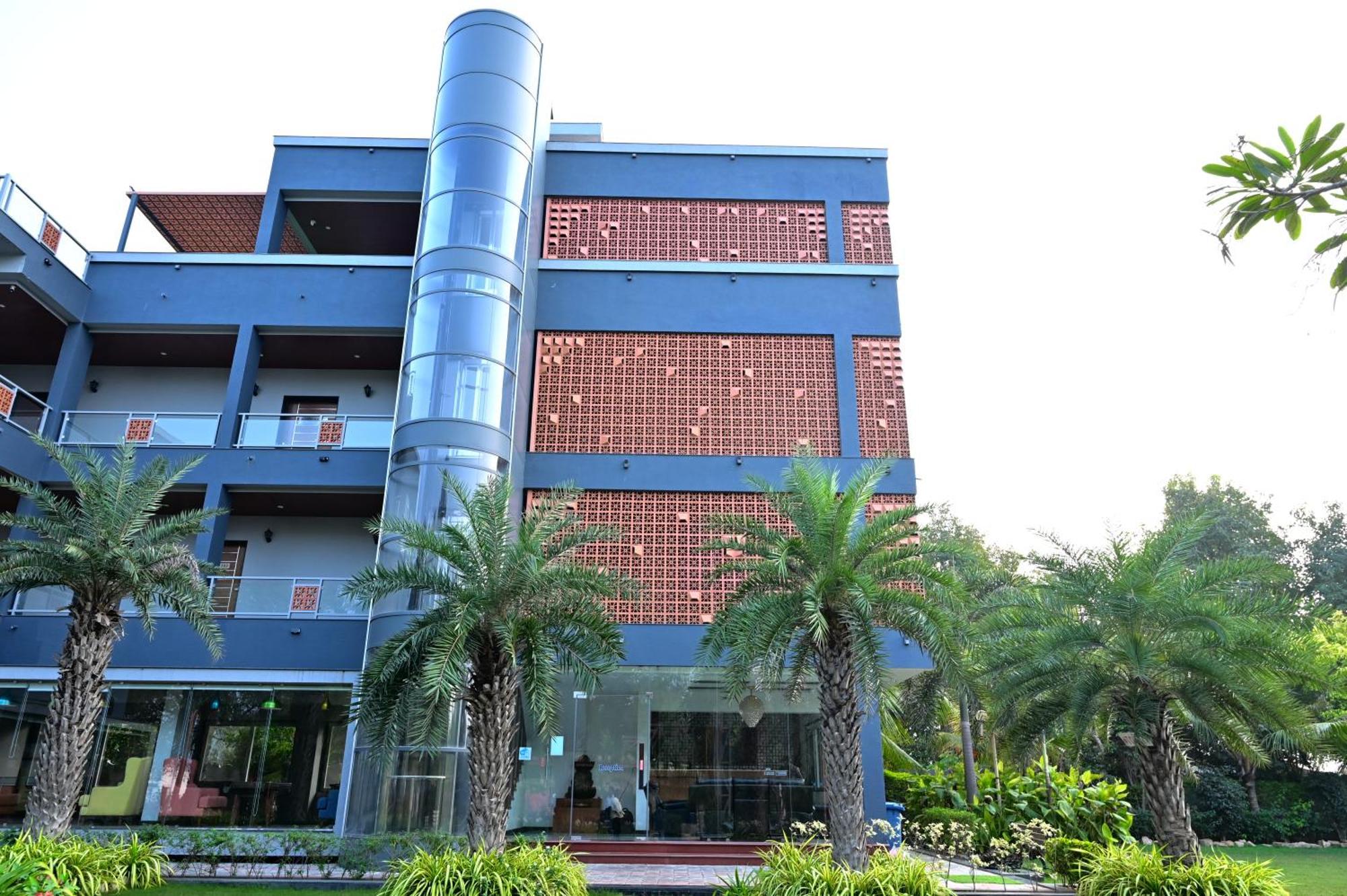 Krishna Riverside Resort Vasad Luaran gambar