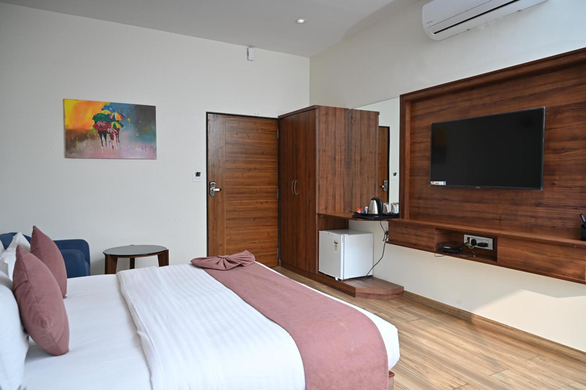 Krishna Riverside Resort Vasad Luaran gambar