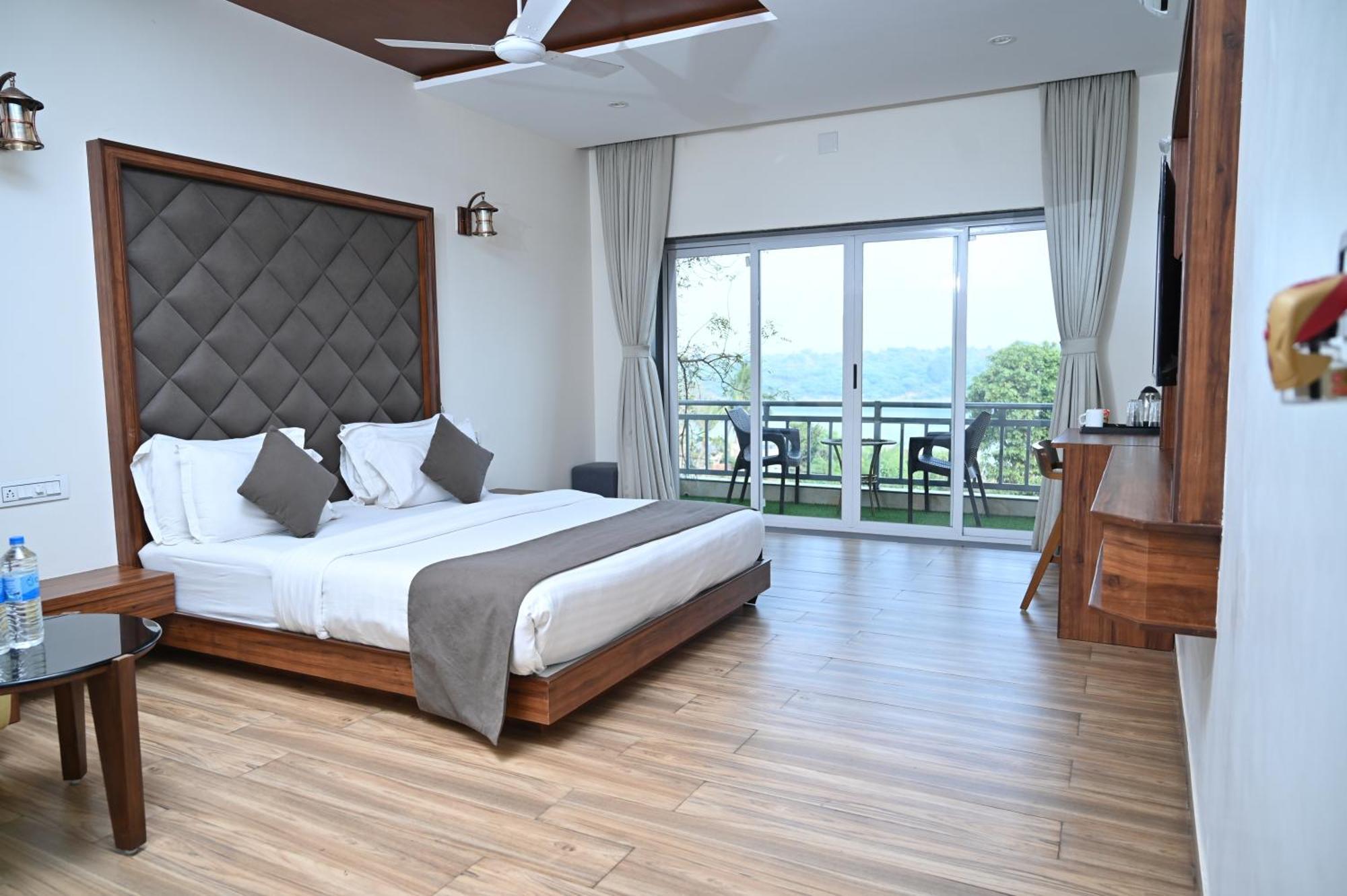 Krishna Riverside Resort Vasad Luaran gambar